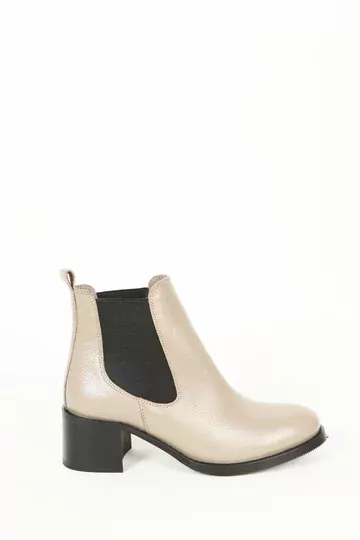 Kadın Siyah Hakiki Deri Lastik Detaylı Bot