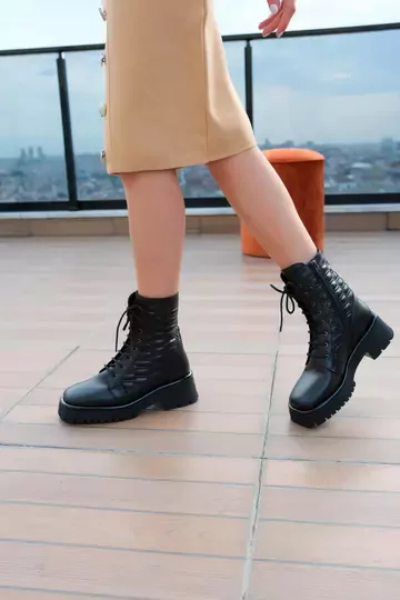 Kadın Siyah Rugan Hakiki Deri Bot