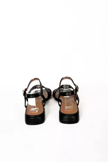 Kadın Bej Alçak Topuklu Örgülü Sandalet