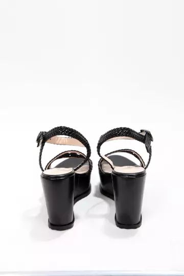 Kadın Siyah Örgülü Sandalet