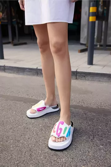 Kadın Deri Terlik Topuk Detaylı Beyaz