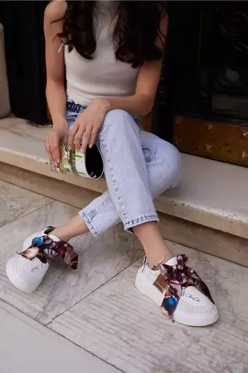 Kadın Mavi Hakiki Deri Kurdele Detaylı Sneaker