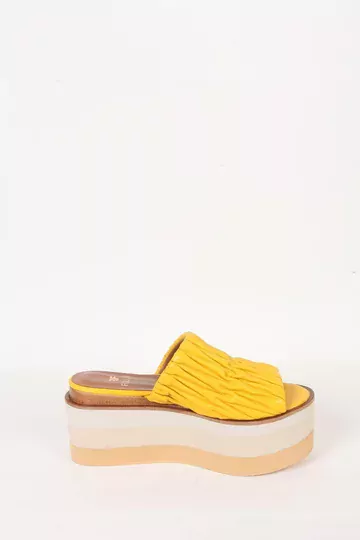 Kadın Sarı Hakiki Deri Dolgu Topuk Terlik