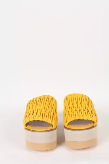 Kadın Sarı Hakiki Deri Dolgu Topuk Terlik