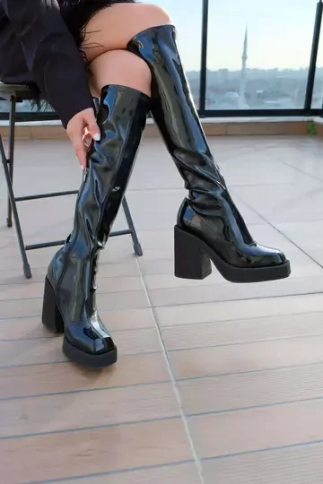 Kadın Siyah Rugan Çizme