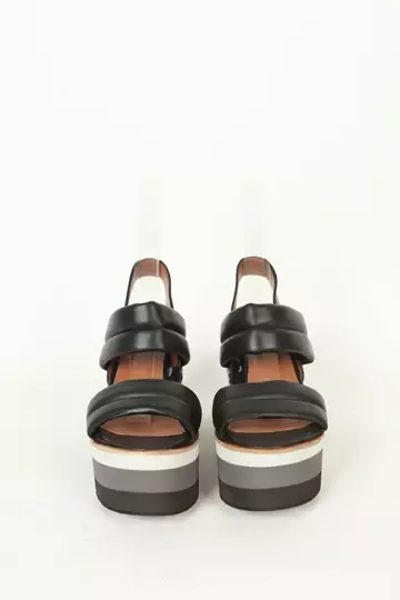 Kadın Dolgu Topuk Sandalet