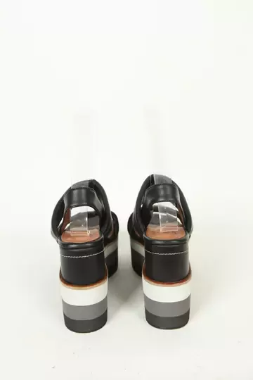 Kadın Dolgu Topuk Sandalet