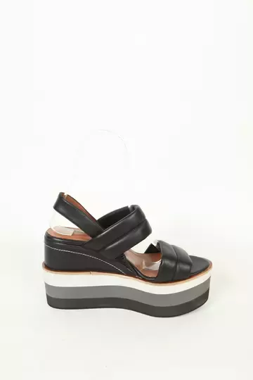 Kadın Dolgu Topuk Sandalet