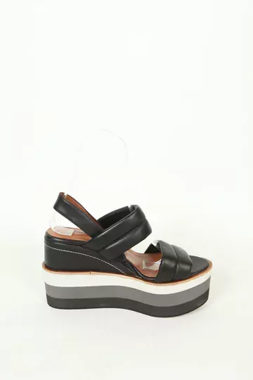 Kadın Dolgu Topuk Sandalet