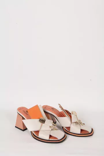 Kadın Deri Terlik Topuk Detaylı Beyaz