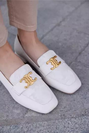 Kadın Krem Deri Aksesuar Detaylı Klasik Ayakkabı