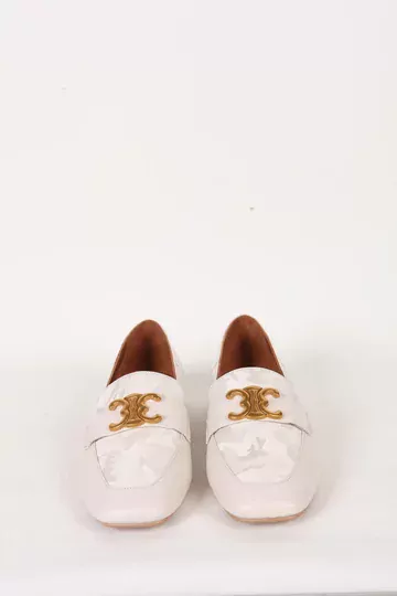 Kadın Krem Deri Aksesuar Detaylı Klasik Ayakkabı