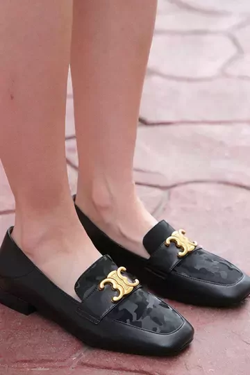 Kadın Siyah Hakiki Deri Aksesuar Detaylı Klasik Ayakkabı