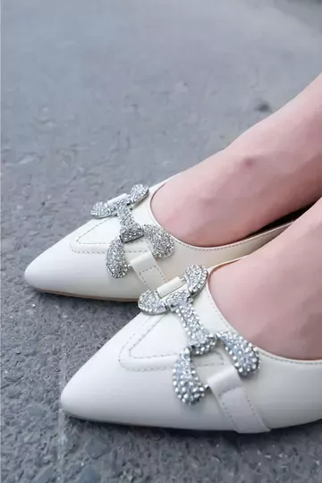 Kadın Deri Babet Aksesuarlı Krem