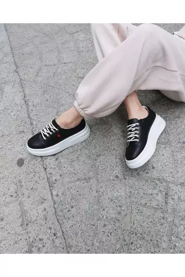 Kadın Hakiki Deri Aksesuar Detaylı Sneaker
