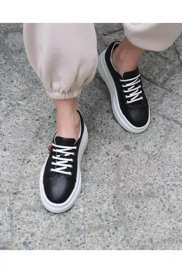 Kadın Hakiki Deri Aksesuar Detaylı Sneaker