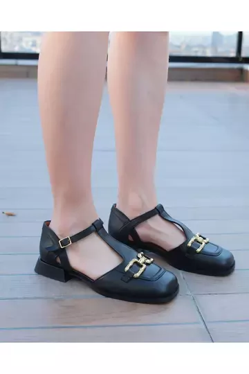 Kadın Siyah Aksesuar Detaylı Sandalet