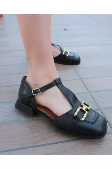 Kadın Siyah Aksesuar Detaylı Sandalet