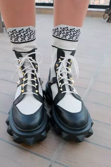 Kadın Siyah Beyaz Hakiki Deri Bot