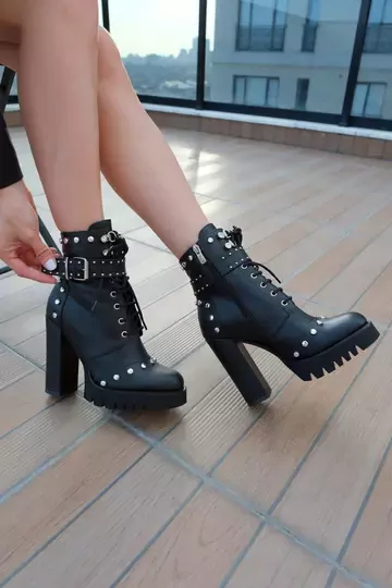 Kadın Deri Bot Aksesuar Detaylı Ve Platformlu Siyah