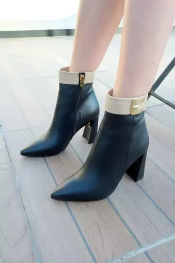 Kadın Siyah Hakiki Deri Topuk Detaylı Bot