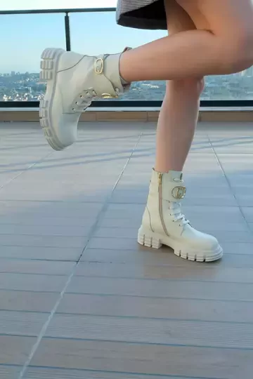 Kadın Krem Hakiki Deri Aksesuar Detaylı Bot