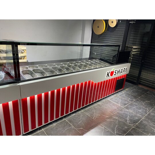 Salad Bar Kırmızı Mobilya Desenli