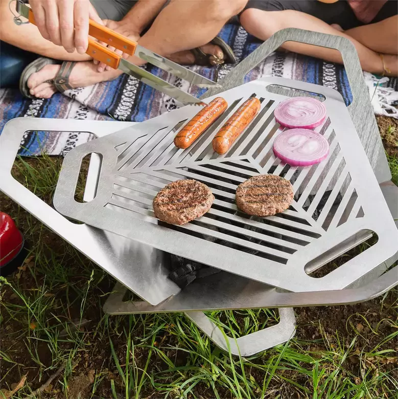 Haegs Fire Pit Portatif Ateş Çukuru Paslanmaz Çelik Krom BBQ Grill Izgaralı, Kamp Ateşi, Kolay Taşınabilir Odun Kömür Dış Mekan Outdoor Barbekü Mangal (56cm x 56cm)
