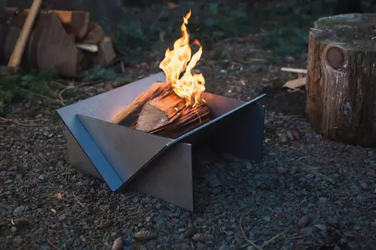 Haegs Fire Pit Portatif Ateş Çukuru Paslanmaz Çelik Krom BBQ Grill Izgaralı, Kamp Ateşi, Kolay Taşınabilir Odun Kömür Dış Mekan Outdoor Barbekü Mangal (55cm x 65cm) 60FP20SQ-L Büyük boy
