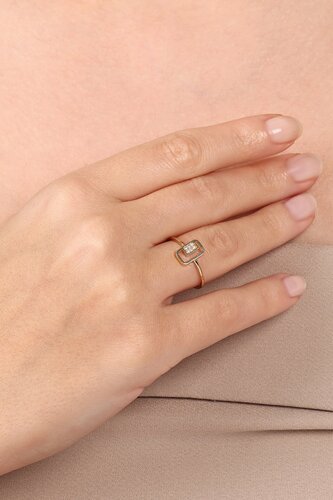 Dikdörtgen Taşlı Çerçeve Yüzük