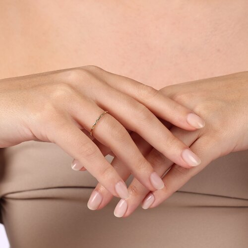 Minimal Dik Dalgalı Yüzük