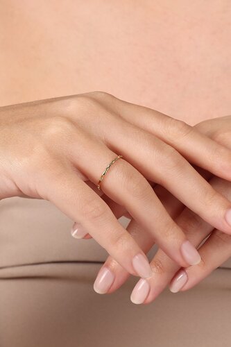 Minimal Dik Dalgalı Yüzük