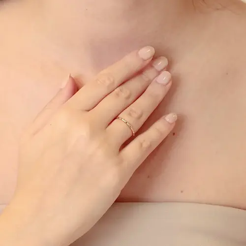 Minimalist Straight Wavy Ring