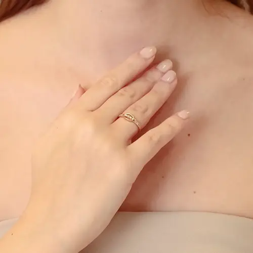 Oval Frame Tria Stone Ring