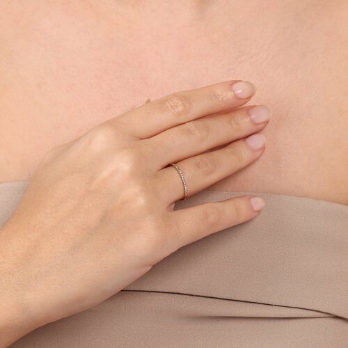 Minimal Yarım Tur Taşlı Yüzük