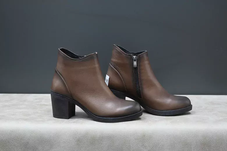 KADIN AÇIK KAHVERENGİ ESKİTME DERİ BOT