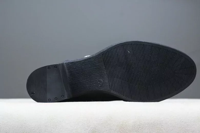 KADIN SİYAH DERİ BOT