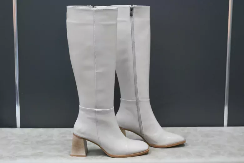 Kadın Düz Burun Deri Topuklu Çizme