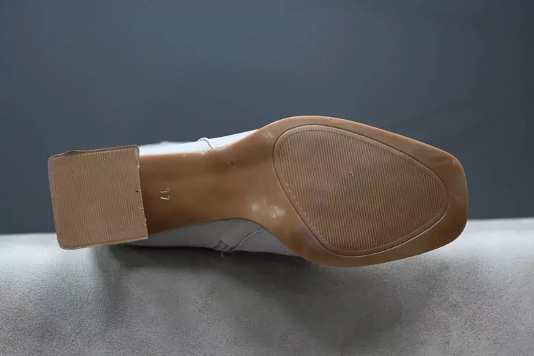 Kadın Düz Burun Deri Topuklu Çizme