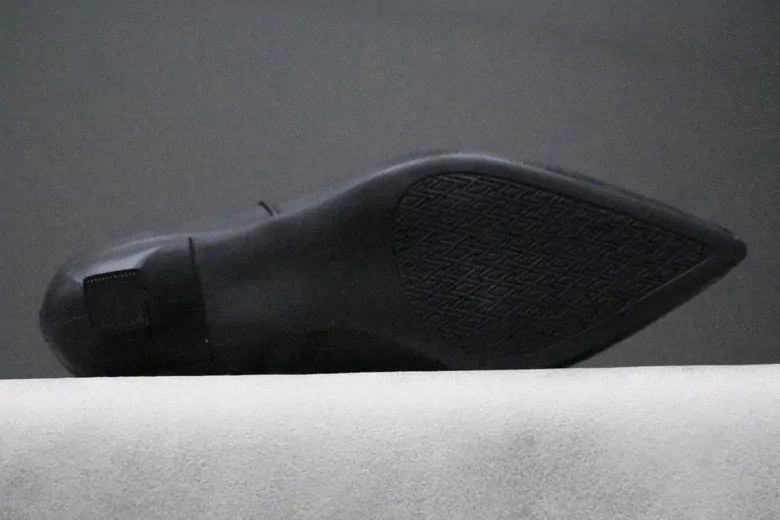 Kadın İnce Topuk Sivri Burun Deri Kısa Bot