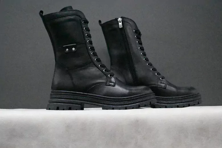 Kadın Deri Bağcıklı Fermuarlı Uzun Bot