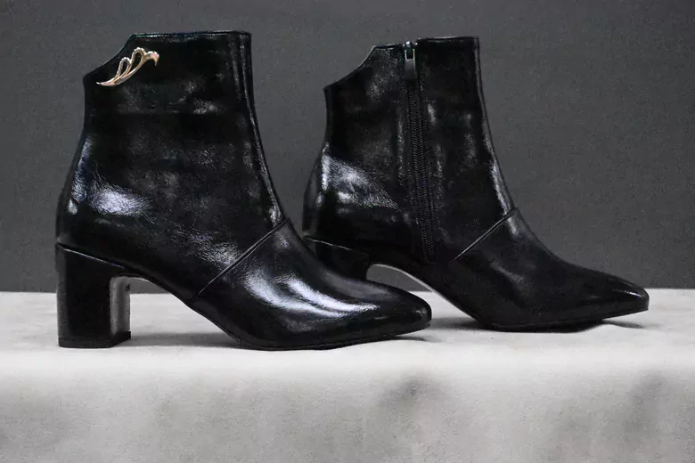 Deri Düz Burun İçi Kürklü Topuklu Kısa Bot