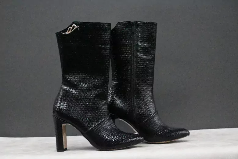 Kadın Deri Hasır İşleme Sivri Burun İnce Kürklü Kısa Çizme