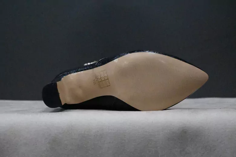 Kadın Deri Hasır İşleme Sivri Burun İnce Kürklü Kısa Çizme