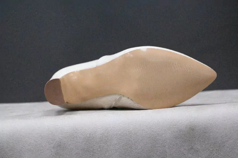 Kadın Deri Hasır İşleme Sivri Burun İnce Kürklü Kısa Çizme