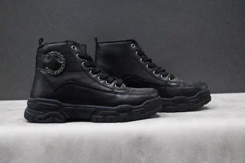 Kadın İçi Kürklü Bağcıklı Yarım Bot