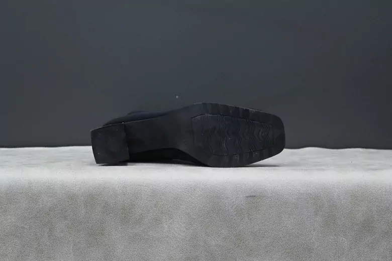 Kadın Termal Topuklu Fermuarlı Kısa Bot