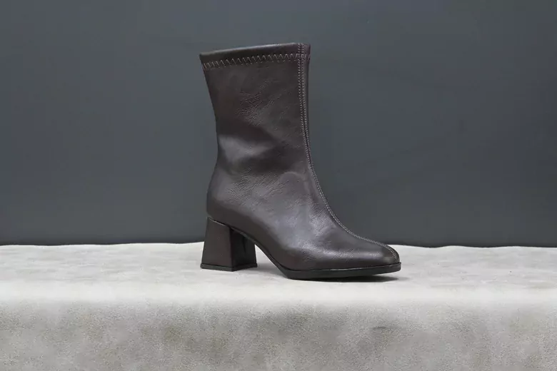 Kadın Deri Topuklu Fermuarlı Bot