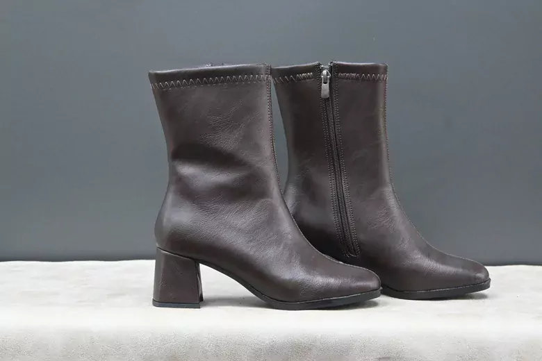 Kadın Deri Topuklu Fermuarlı Bot