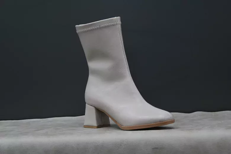 Kadın Deri Topuklu Fermuarlı Bot